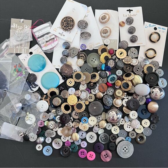 Vintage Buttons Lot - Picture 1 of 7